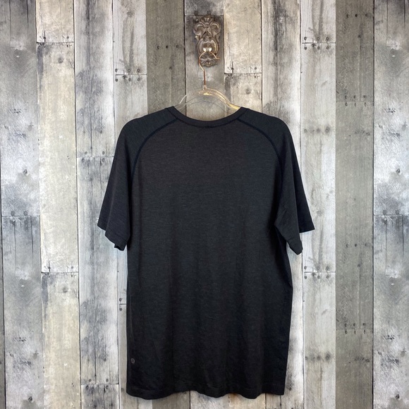 Lululemon Metal Vent Tech Short Sleeve 2.0 in Graphite Grey Size Large. - Picture 3 of 14
